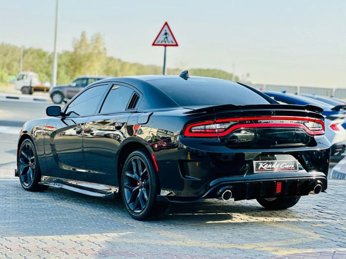Подержанный Dodge Charger GT VII (LD) Рестайлинг, 3.6 л, 2022 в Шардже от Kandy Cars Черный цвет. Американская | AUTO.AE