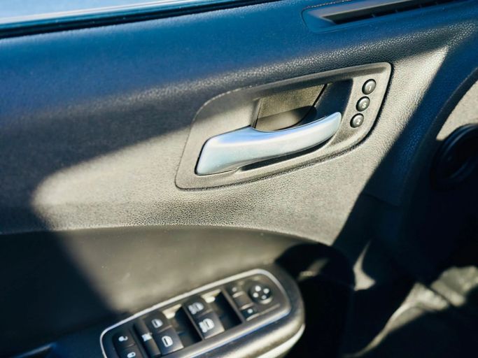 Подержанный Dodge Charger SXT VII (LD) Рестайлинг, 3.6 л, 2022 в Шардже от Kandy Cars Серый цвет. Американская | AUTO.AE