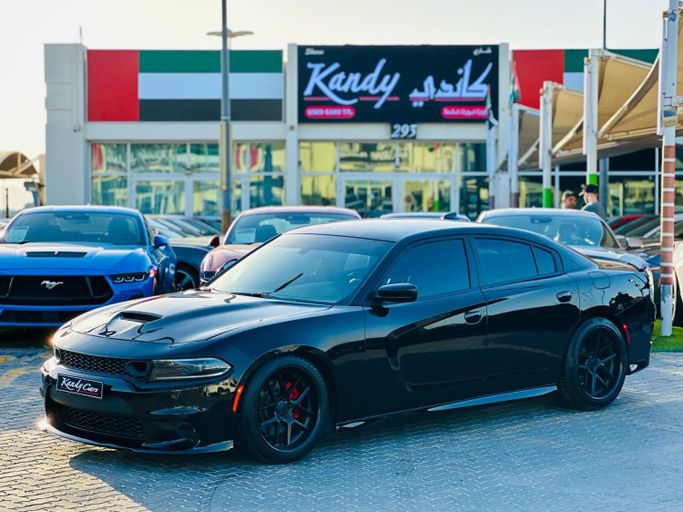 Подержанный Dodge Charger R_T VII (LD) Рестайлинг, 5.7 л, 2022 в Шардже от Kandy Cars Черный цвет. Американская | AUTO.AE