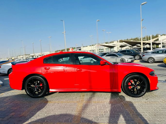 Подержанный Dodge Charger GT VII (LD) Рестайлинг, 3.6 л, 2022 в Шардже от Kandy Cars Красный цвет. Американская | AUTO.AE