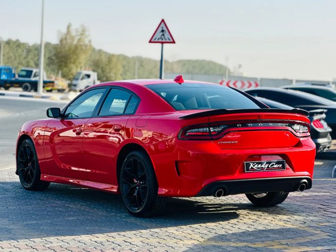Подержанный Dodge Charger GT VII (LD) Рестайлинг, 3.6 л, 2022 в Шардже от Kandy Cars Красный цвет. Американская | AUTO.AE