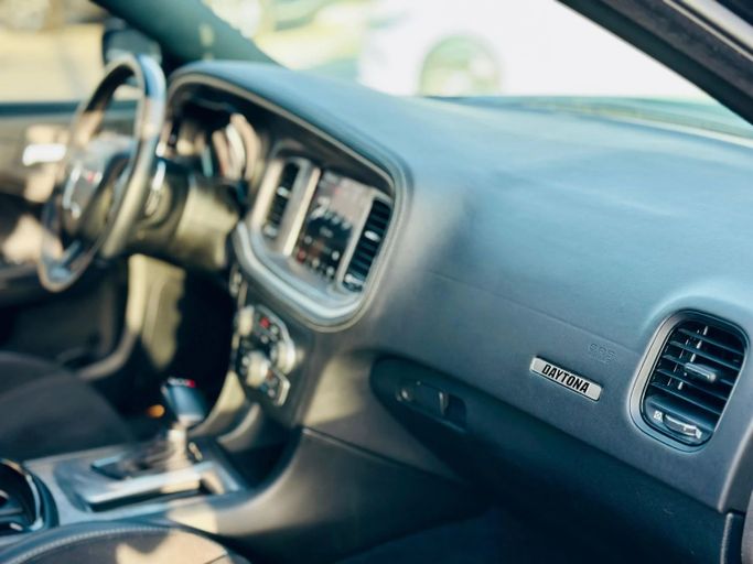 Подержанный Dodge Charger R_T VII (LD) Рестайлинг, 5.7 л, 2022 в Шардже от Kandy Cars Черный цвет. Американская | AUTO.AE