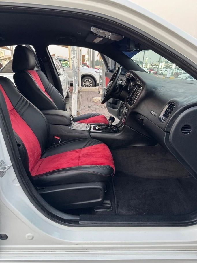 Used Dodge Charger R_T VII (LD) Facelift, 5.7 l, 2018 in Sharjah by Titanium Used Cars, White color.  | AUTO.AE