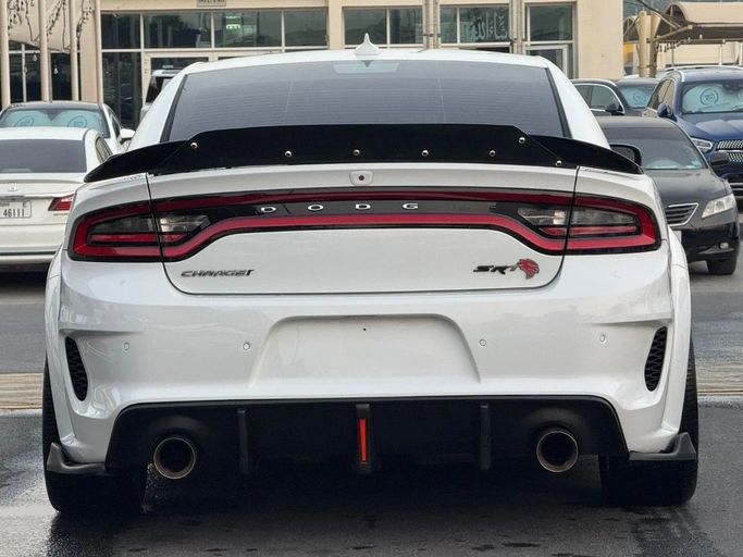 Used Dodge Charger R_T VII (LD) Facelift, 5.7 l, 2018 in Sharjah by Titanium Used Cars, White color.  | AUTO.AE