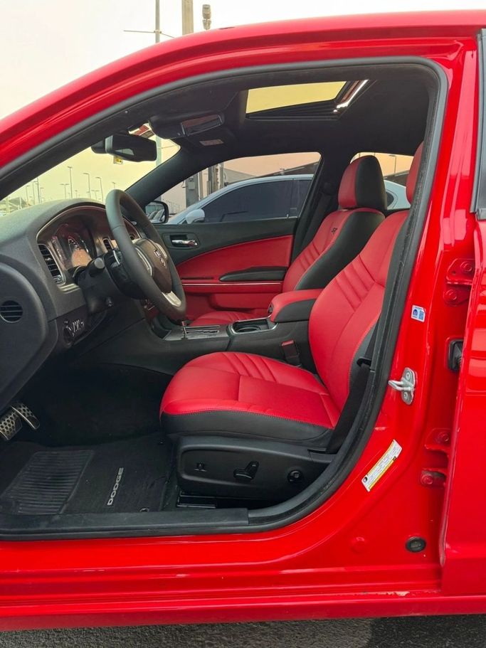 Подержанный Dodge Charger R_T VII (LD), 5.7 л, 2014 в Шардже от Titanium Used Cars Красный цвет. GCC | AUTO.AE