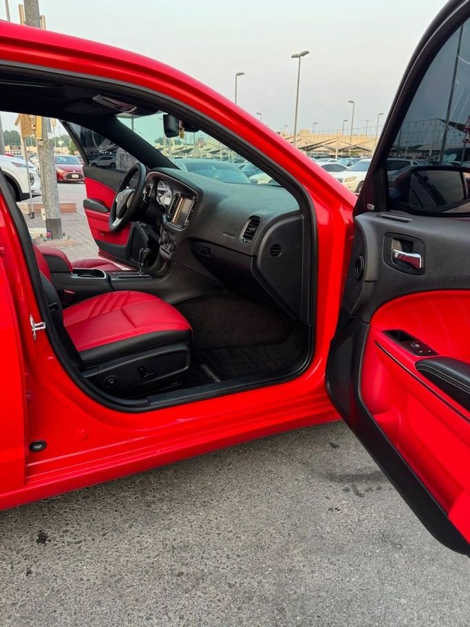 Подержанный Dodge Charger R_T VII (LD), 5.7 л, 2014 в Шардже от Titanium Used Cars Красный цвет. GCC | AUTO.AE