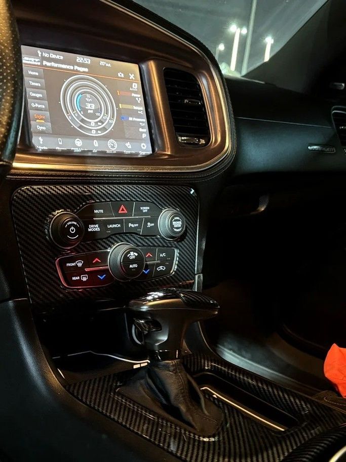 Подержанный Dodge Charger SRT VII (LD) Рестайлинг, 6.4 л, 2019 в Шардже от Al Fakhamah Used Cars Тёмно-бордовый цвет. Американская | AUTO.AE