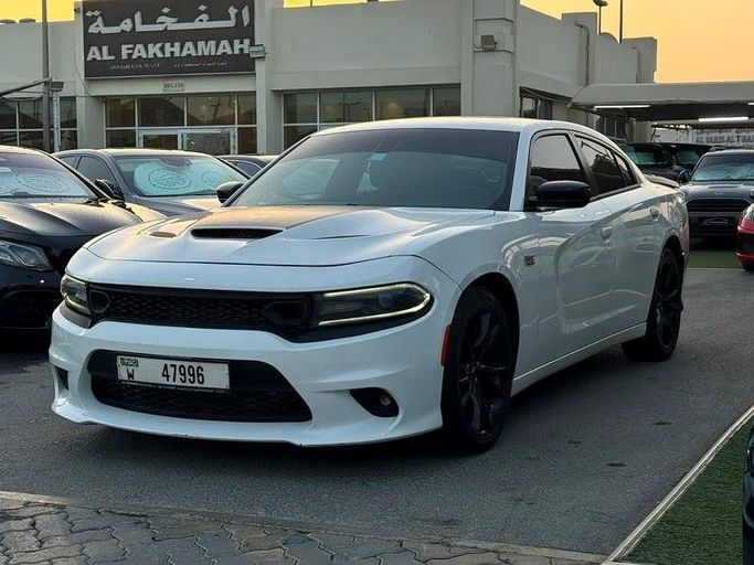 Used Dodge Charger SXT VII (LD) Facelift, 3.6 l, 2018 in Sharjah by Al Fakhamah Used Cars, White color. American Specs | AUTO.AE
