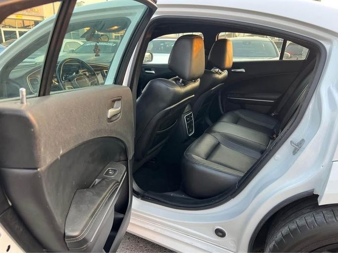 Подержанный Dodge Charger GT VII (LD) Рестайлинг, 3.6 л, 2021 в Шардже от Al Suraj Al Muneer Used Cars Белый цвет.  | AUTO.AE