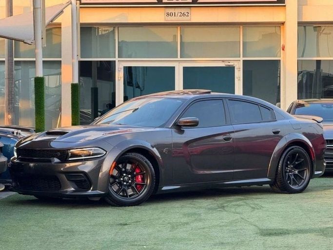 Used Dodge Charger Hellcat VII (LD) Facelift, 6.2 l, 2022 in Sharjah by Noor Al Seyoh Used Cars, Silver color. GCC Specs | AUTO.AE