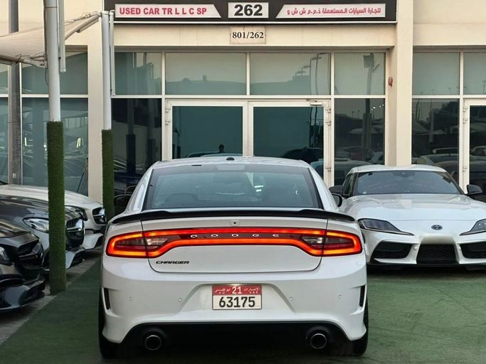Used Dodge Charger King Daytona VII (LD) Facelift, 6.2 l, 2018 in Sharjah by Noor Al Seyoh Used Cars, White color. GCC Specs | AUTO.AE