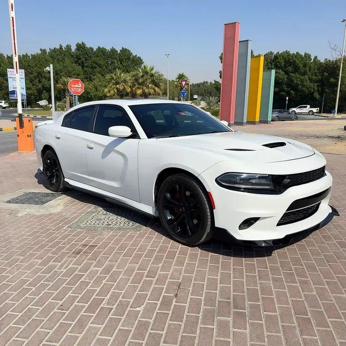 Подержанный Dodge Charger GT VII (LD) Рестайлинг, 3.6 л, 2022 в Шардже от Golden Desert Used Car Белый цвет. GCC | AUTO.AE