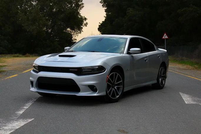 مستعملة Dodge Charger R_T عملية شد الوجه السابع (LD), 5.7 l, 2020 في في الشارقة من AL KARADAH USED CARS TRADING، اللون فضي.  | AUTO.AE