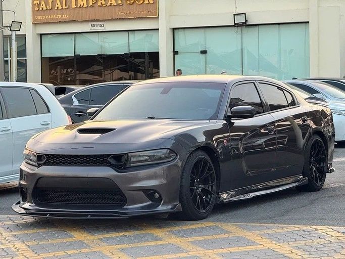 Used Dodge Charger R_T VII (LD) Facelift, 5.7 l, 2019 in Sharjah by ASAL ALHAIBAH USED CARS, Grey color. American Specs | AUTO.AE