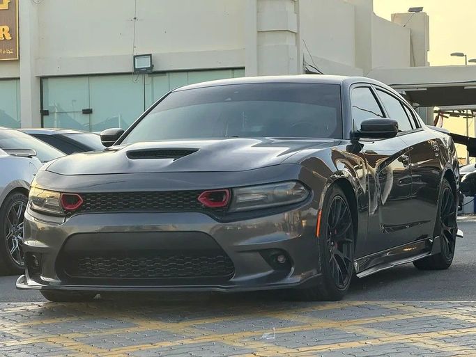 Used Dodge Charger SRT VII (LD) Facelift, 6.4 l, 2019 in Sharjah by ASAL ALHAIBAH USED CARS, Grey color. American Specs | AUTO.AE