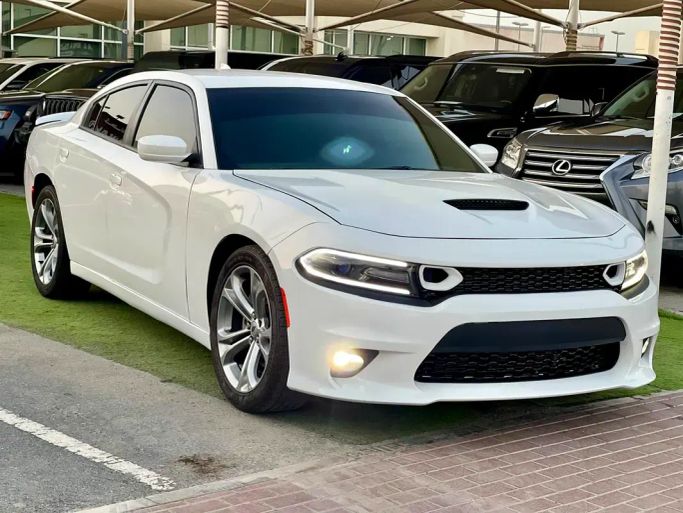مستعملة Dodge Charger R_T عملية فيس ليفت السابع (LD), 5.7 l, 2021 في في الشارقة من Walid Kahat، اللون أبيض. المواصفات الأمريكية | AUTO.AE