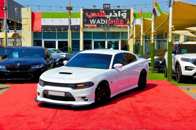 مستعملة Dodge Charger SRT عملية فيس ليفت السابع (LD), 6.4 l, 2021 في في الشارقة من Wadishee Used Cars، اللون أبيض. المواصفات الأمريكية | AUTO.AE | إعلان #254806