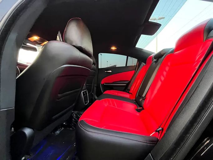 مستعملة Dodge Charger GT عملية فيس ليفت السابع (LD)، 3.6 لتر، 2019 في الإمارات، الشارقة من Rebou Alfakhama، اللون أسود. المواصفات الأمريكية | AUTO.AE | إعلان #295822 — صورة 10 من 12