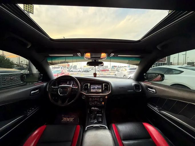مستعملة Dodge Charger SXT عملية فيس ليفت السابع (LD)، 3.6 لتر، 2019 في الإمارات، الشارقة من Rebou Alfakhama، اللون برتقالي. المواصفات الأمريكية | AUTO.AE | إعلان #295835 — صورة 11 من 14
