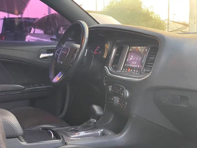Подержанный Dodge Charger SRT VII (LD) Рестайлинг, 6.4 л, 2019 в ОАЭ, Шарджа от Rebou Alfakhama Пурпурный цвет. Американская | AUTO.AE | Объявление #295843 — фото 13 из 16