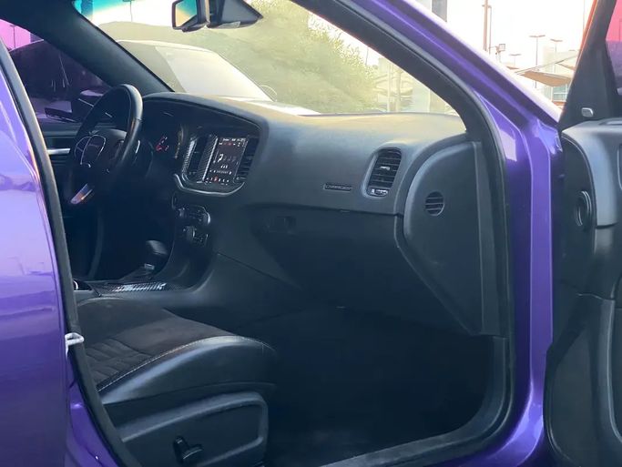 Подержанный Dodge Charger SRT VII (LD) Рестайлинг, 6.4 л, 2019 в ОАЭ, Шарджа от Rebou Alfakhama Пурпурный цвет. Американская | AUTO.AE | Объявление #295843 — фото 15 из 16