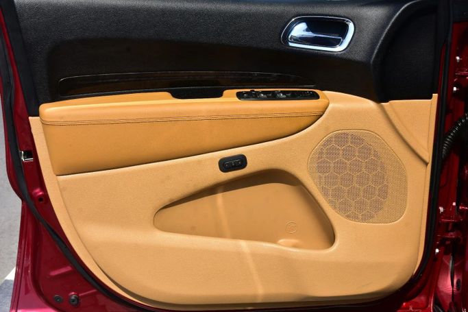 Подержанный Dodge Durango III, 5.7 л, 2013 в Шардже от Alfaris Used Cars Красный цвет. Other | AUTO.AE