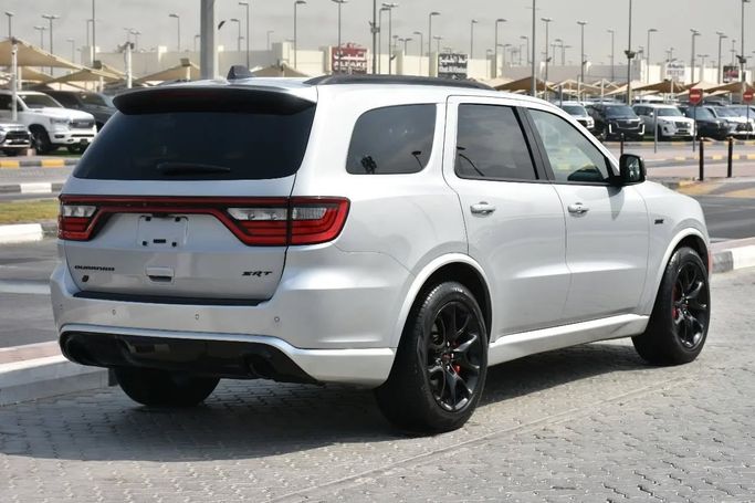 Подержанный Dodge Durango III Рестайлинг 2, 5.7 л, 2023 в Шардже от Alfaris Used Cars Серебристый цвет. Other | AUTO.AE