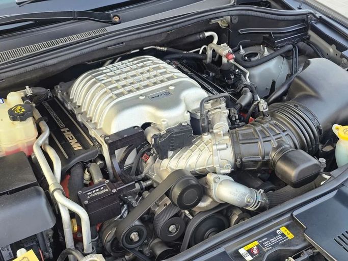 Подержанный Dodge Durango III Рестайлинг 2, 6.2 л, 2021 в Шардже от Al Jana Used Cars Серый цвет. Американская | AUTO.AE