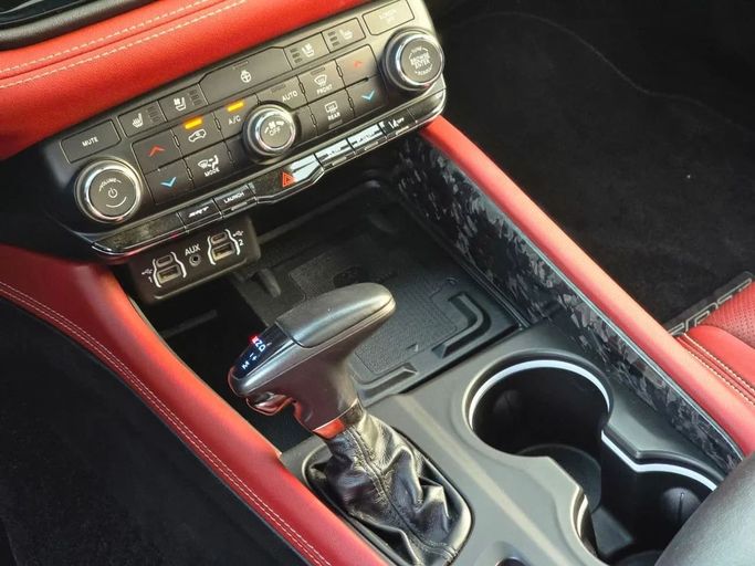 Подержанный Dodge Durango III Рестайлинг 2, 6.2 л, 2021 в Шардже от Al Jana Used Cars Серый цвет. Американская | AUTO.AE