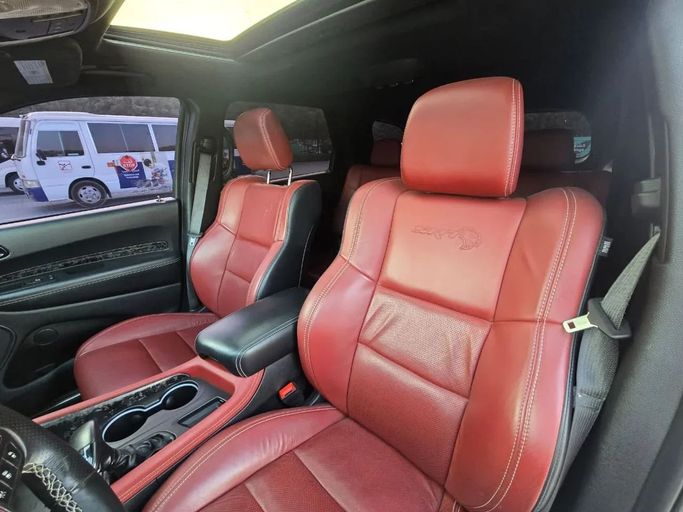 Подержанный Dodge Durango III Рестайлинг 2, 6.2 л, 2021 в Шардже от Al Jana Used Cars Серый цвет. Американская | AUTO.AE