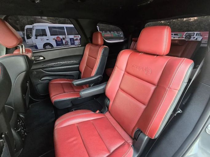 Подержанный Dodge Durango III Рестайлинг 2, 6.2 л, 2021 в Шардже от Al Jana Used Cars Серый цвет. Американская | AUTO.AE
