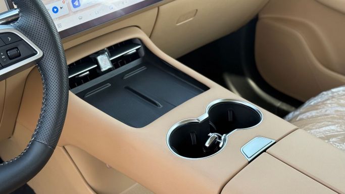 Новый DongFeng Fengon E5 PLUS, 1.5 л, 2025 в Шардже от Badar Used Cars Черный цвет. Китайская | AUTO.AE