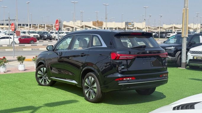 Новый DongFeng Fengon E5 PLUS, 1.5 л, 2025 в Шардже от Badar Used Cars Черный цвет. Китайская | AUTO.AE