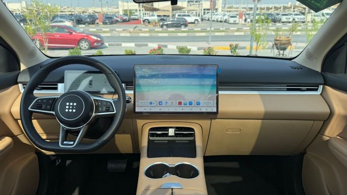 Новый DongFeng Fengon E5 PLUS, 1.5 л, 2025 в Шардже от Badar Used Cars Черный цвет. Китайская | AUTO.AE