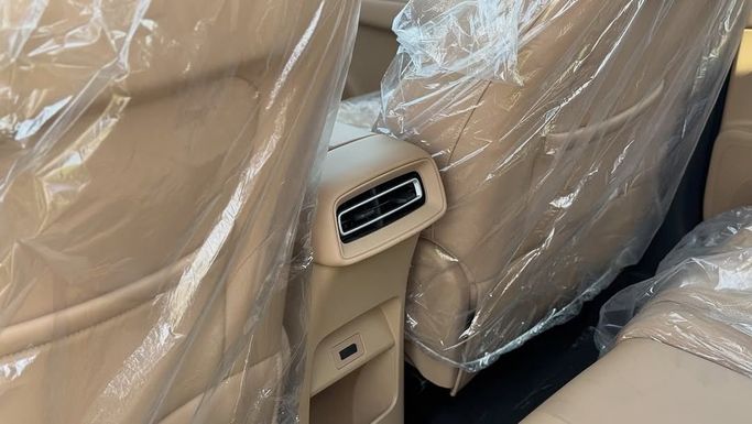 Новый DongFeng Fengon E5 PLUS, 1.5 л, 2024 в Шардже от Badar Used Cars Черный цвет.  | AUTO.AE