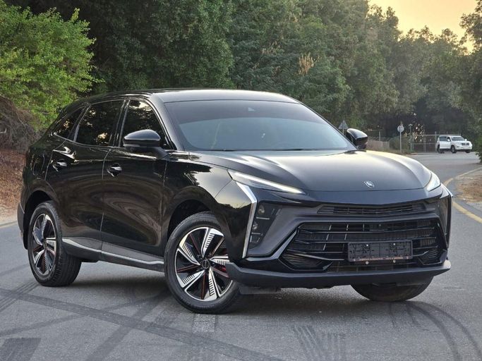 Подержанный DongFeng Forthing T5 I Рестайлинг 2, 1.5 л, 2024 в Шардже от Al Jana Used Cars Черный цвет. GCC | AUTO.AE