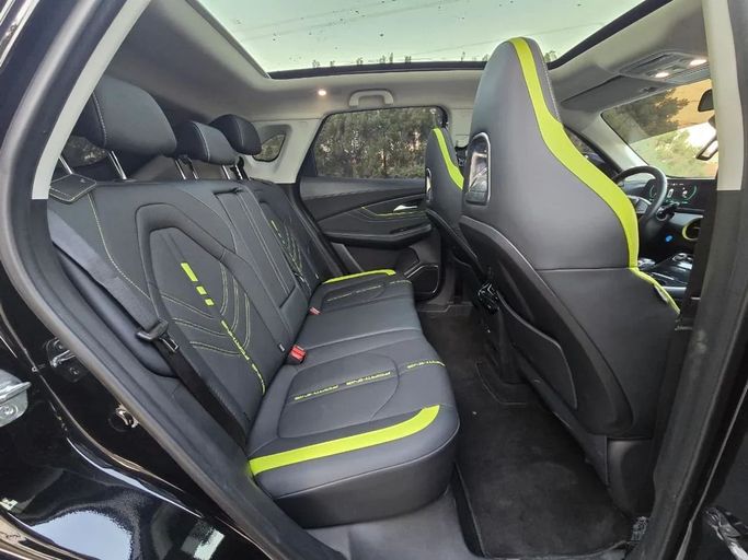 Подержанный DongFeng Forthing T5 I Рестайлинг 2, 1.5 л, 2024 в Шардже от Al Jana Used Cars Черный цвет. GCC | AUTO.AE