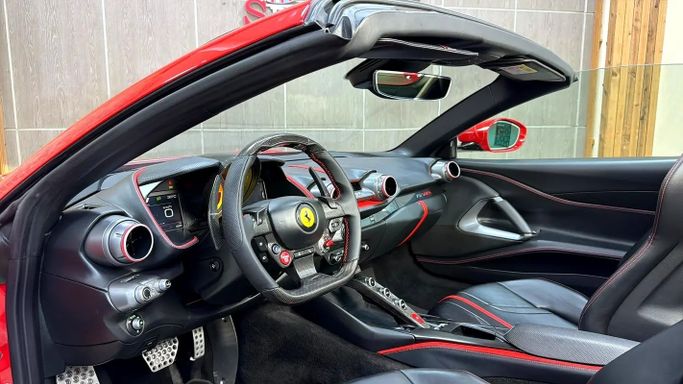 Подержанный Ferrari 812 GTS, 6.5 л, 2022 в ОАЭ, Шарджа от Speedcars Красный цвет. GCC | AUTO.AE | Объявление #295662 — фото 10 из 13