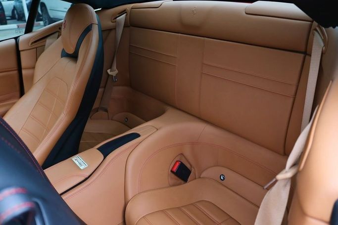 Подержанный Ferrari California I Рестайлинг (T), 3.9 л, 2017 в Шардже от Al Bake Used Cars Красный цвет.  | AUTO.AE