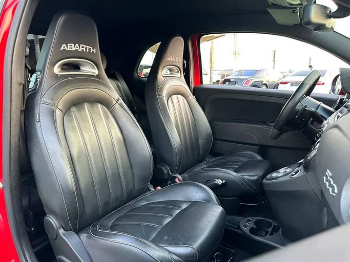 Подержанный Fiat 500 II Рестайлинг, 1.4 л, 2018 в Шардже от Ahmad alkhodari Motors Красный цвет. GCC | AUTO.AE