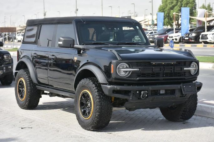 Подержанный Ford Bronco VI, 2.3 л, 2021 в Шардже от Alfaris Used Cars Черный цвет. Other | AUTO.AE