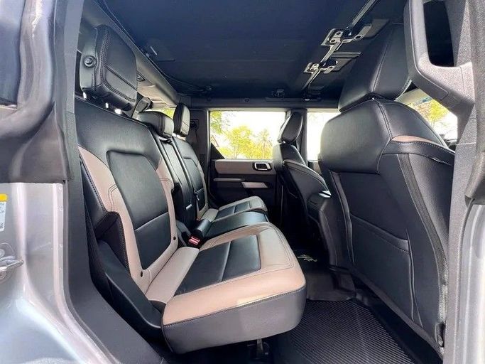 Подержанный Ford Bronco VI, 2.7 л, 2023 в Шардже от First Choice Cars Серебристый цвет. GCC | AUTO.AE