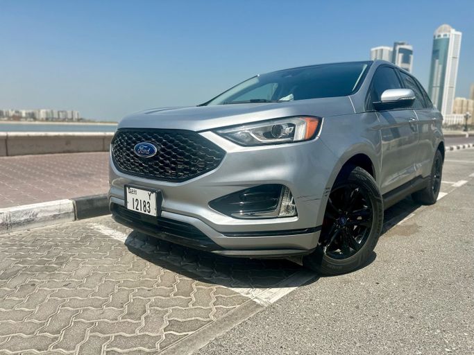 Used Ford Edge II Facelift, 2.0 l, 2022 in Sharjah, Silver color. American Specs | AUTO.AE