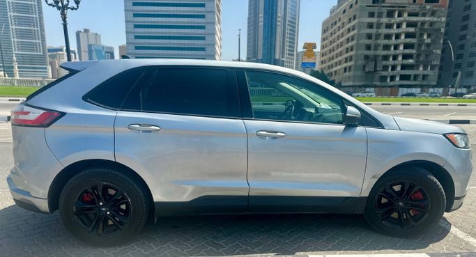 Used Ford Edge II Facelift, 2.0 l, 2022 in Sharjah, Silver color. American Specs | AUTO.AE