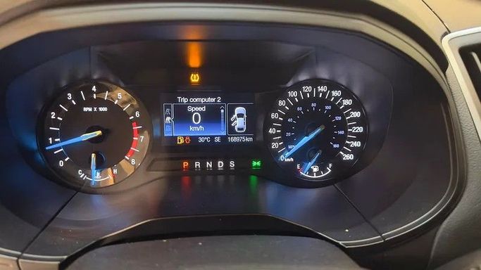 Подержанный Ford Edge II, 2.7 л, 2016 в Шардже от Alzawraq Alazrak Тёмно-синий цвет. GCC | AUTO.AE