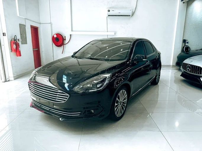 Подержанный Ford Escort VI Рестайлинг 1, 1.5 л, 2020 в Шардже от Ryno Cars Черный цвет. GCC | AUTO.AE