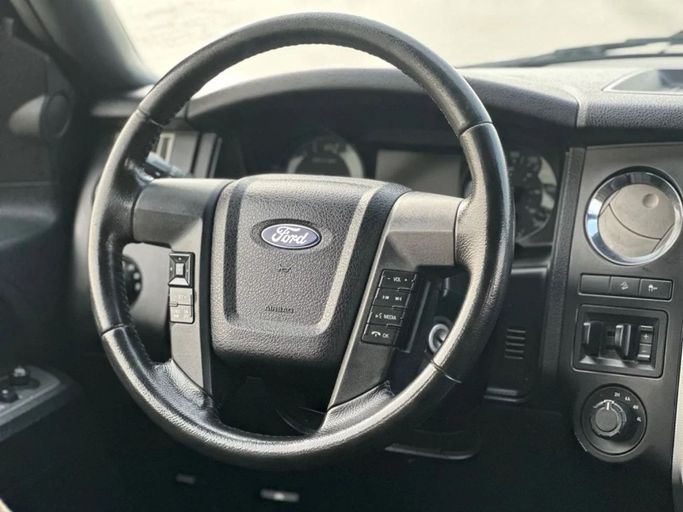 Подержанный Ford Expedition III Рестайлинг, 3.5 л, 2016 в Шардже от Al Aayan Used Cars Черный цвет. GCC | AUTO.AE