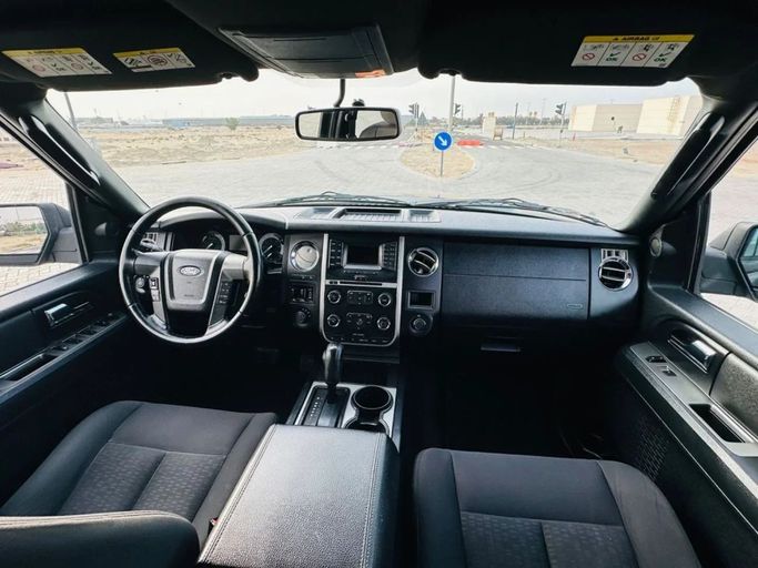 Подержанный Ford Expedition III Рестайлинг, 3.5 л, 2016 в Шардже от Al Aayan Used Cars Черный цвет. GCC | AUTO.AE