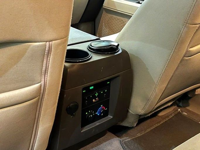 Подержанный Ford Expedition III Рестайлинг, 3.5 л, 2014 в Шардже от Alzawraq Alazrak Серый цвет. GCC | AUTO.AE