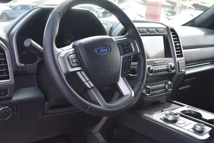 Used Ford Expedition IV Facelift, 3.5 l, 2021 in Sharjah by Alfaris Used Cars, White color. Other | AUTO.AE